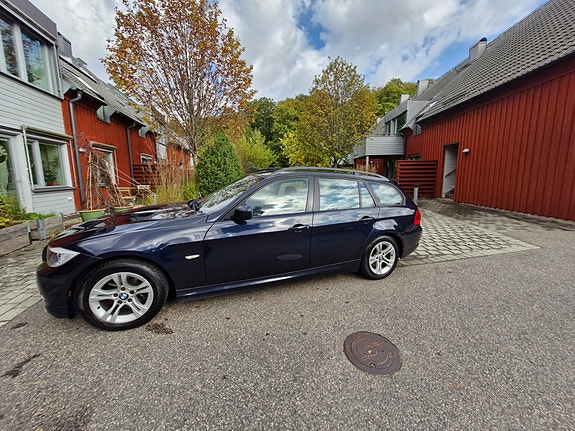BMW 320d 2 of 5