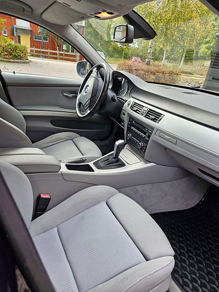 BMW 320d 5 of 5