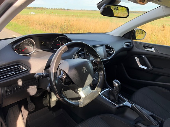 Peugeot 308 SW 8 of 8