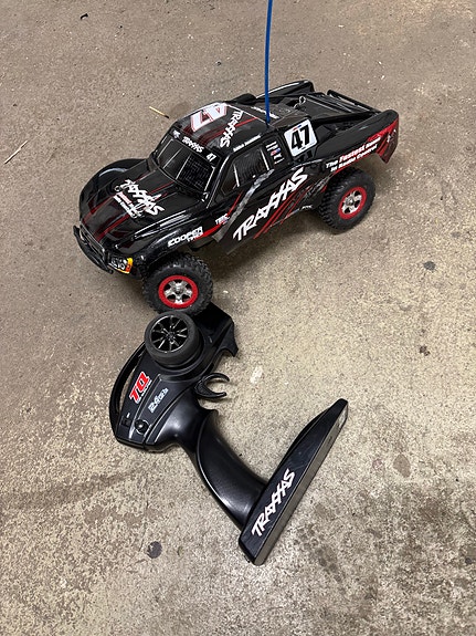 Traxxas radiostyrd bil svart
