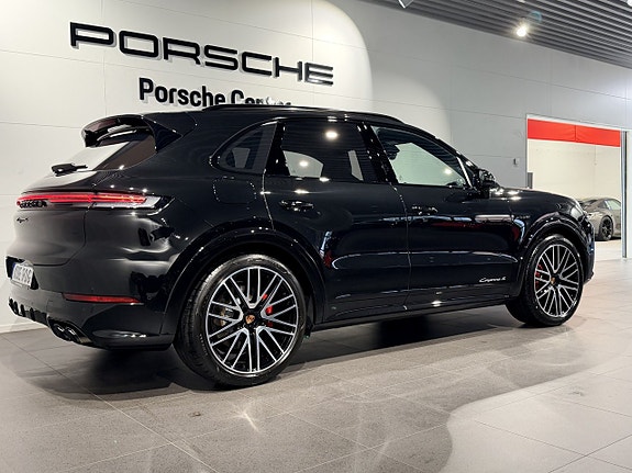 Porsche Cayenne S 4 of 27