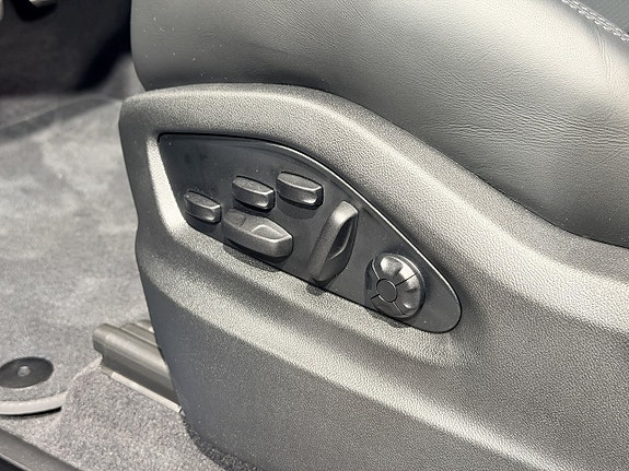Porsche Cayenne S 18 of 27