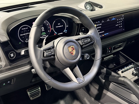 Porsche Cayenne S 14 of 27