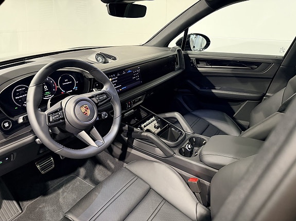 Porsche Cayenne S 13 of 27