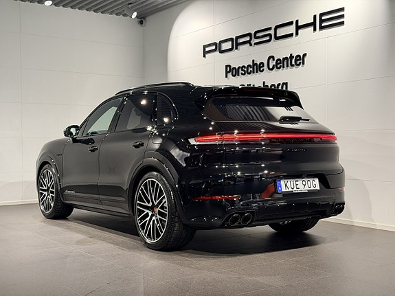 Porsche Cayenne S 6 of 27