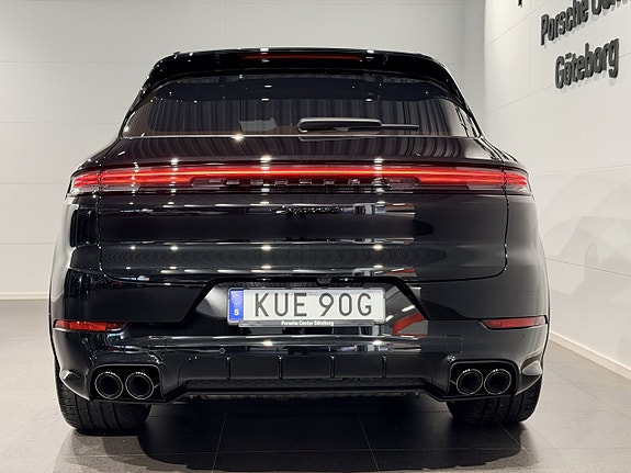 Porsche Cayenne S 7 of 27