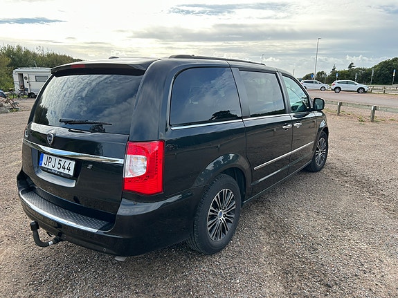 Lancia Voyager 5 of 11