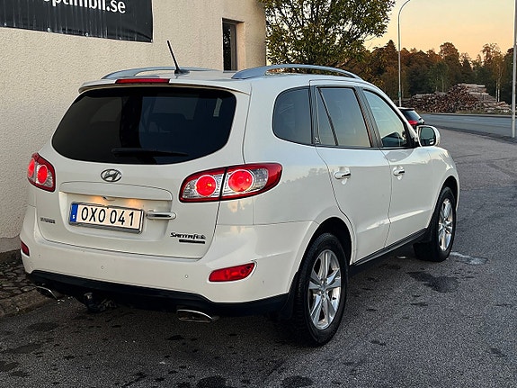 Hyundai Santa Fe 8 of 19