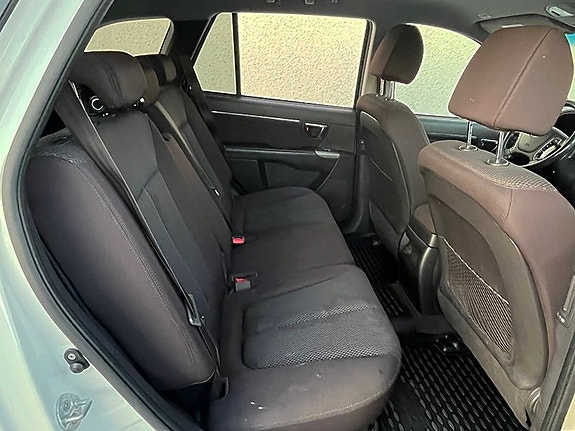 Hyundai Santa Fe 12 of 19
