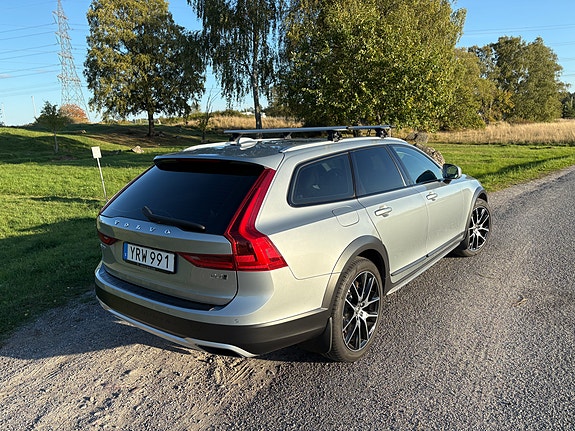 Volvo V90 Cross Country 8 of 21