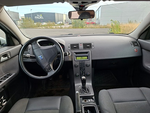 Volvo V50 6 of 7