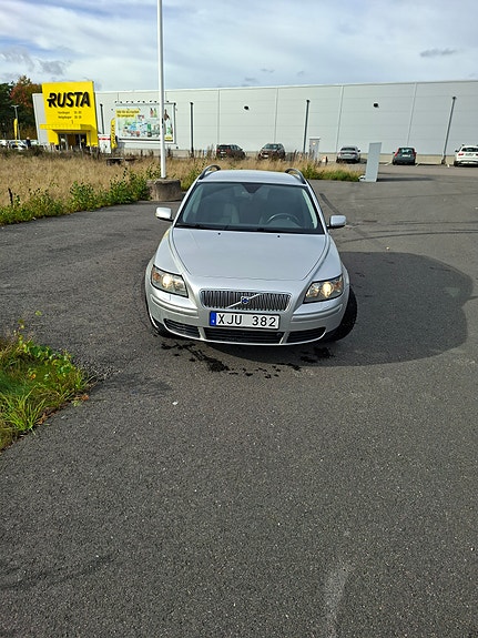Volvo V50 2 of 7