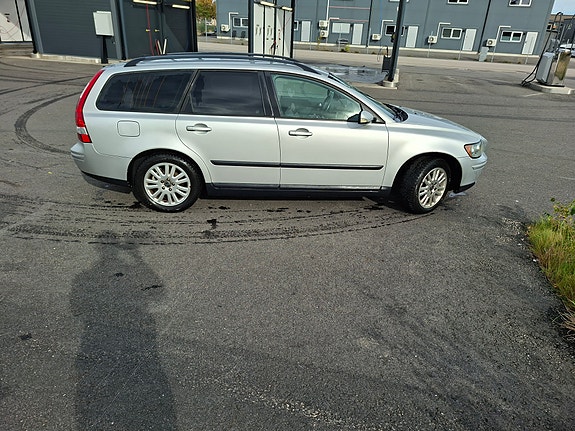 Volvo V50 3 of 7