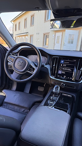 Volvo V60 3 of 4