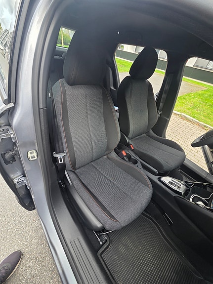 Peugeot 2008 7 of 19
