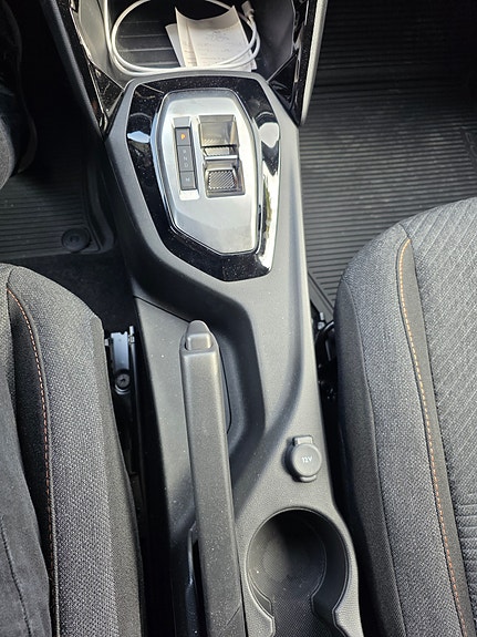 Peugeot 2008 4 of 19