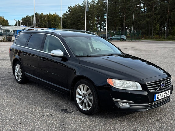 Volvo V70 2 of 16