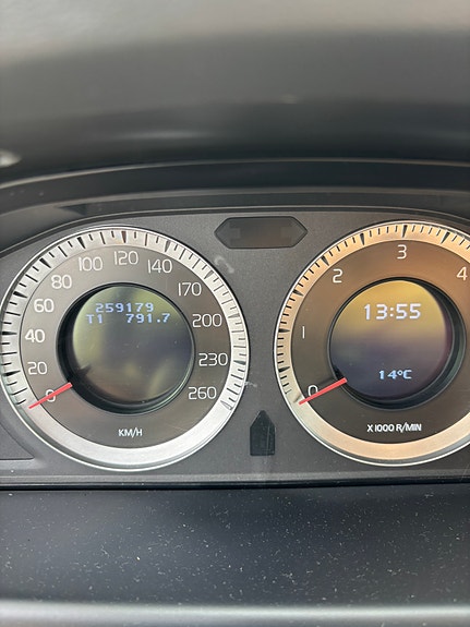 Volvo V70 13 of 16