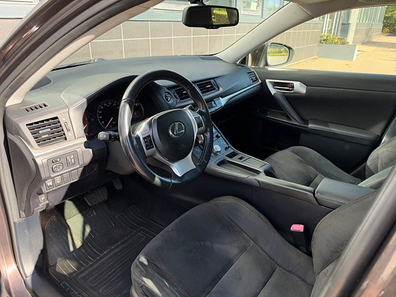 Lexus CT200h 13 of 21