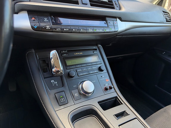 Lexus CT200h 15 of 21