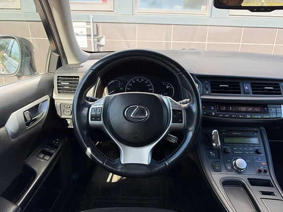 Lexus CT200h 18 of 21