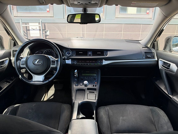 Lexus CT200h 12 of 21