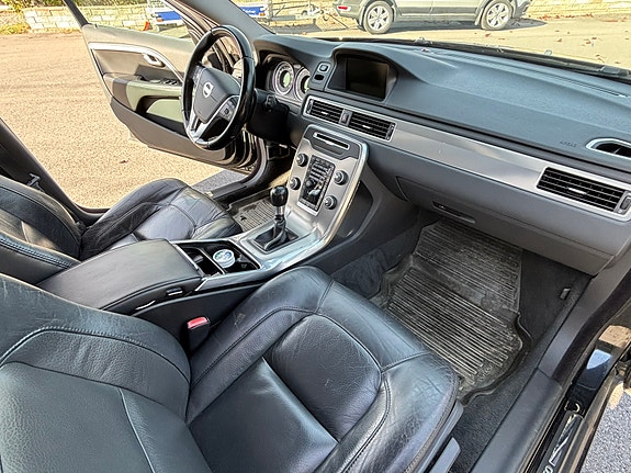 Volvo V70 7 of 13