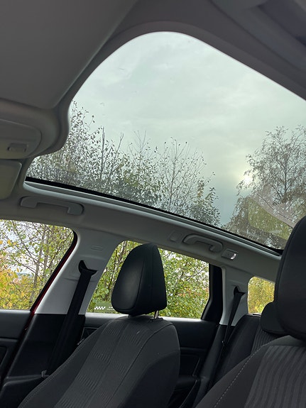 Peugeot 308 SW 9 of 10