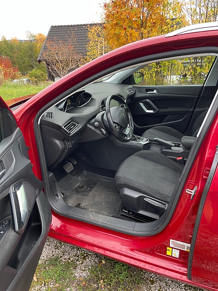 Peugeot 308 SW 6 of 10