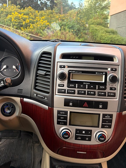 Hyundai Santa Fe 4 of 7