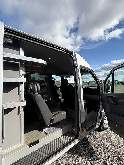 Mercedes-Benz Sprinter 319 9 of 12