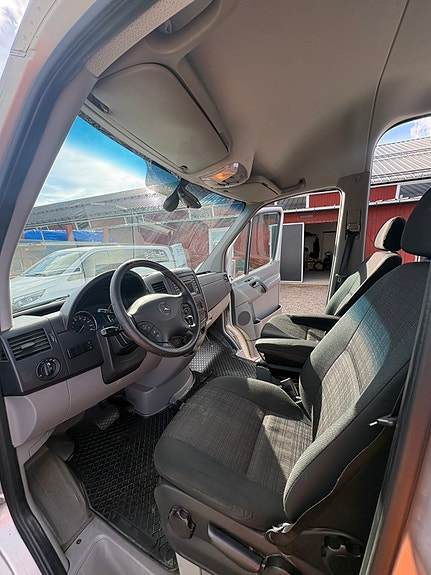 Mercedes-Benz Sprinter 319 8 of 12