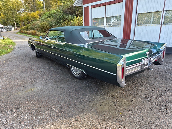 Cadillac Deville 8 of 10