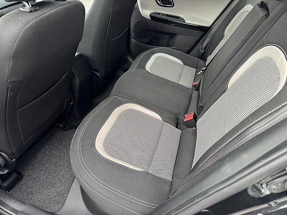 Kia Ceed 9 of 14