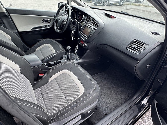 Kia Ceed 8 of 14