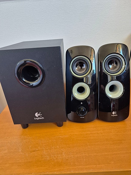 Product image 1 of 2