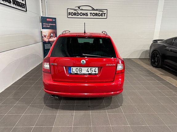 Skoda Octavia 8 of 16