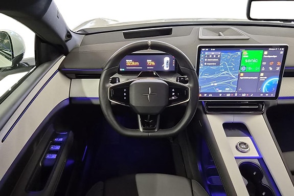 Polestar 4 10 of 23