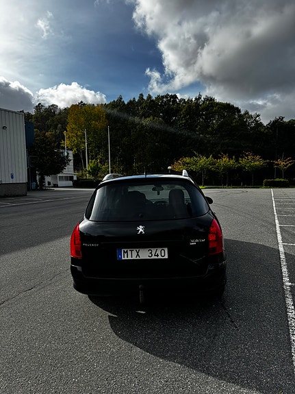Peugeot 308 SW 3 of 5