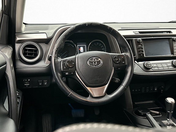 Toyota RAV4 12 of 30