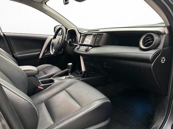Toyota RAV4 14 of 30