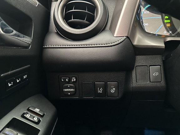 Toyota RAV4 22 of 30