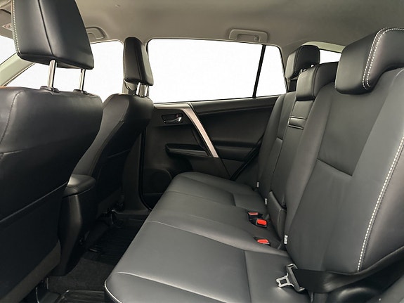 Toyota RAV4 19 of 30