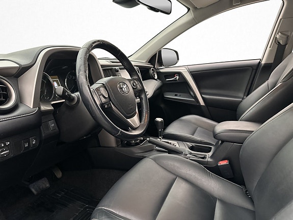 Toyota RAV4 11 of 30