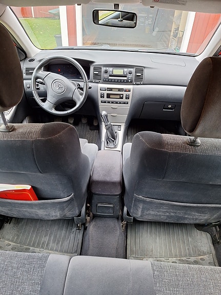 Toyota Corolla 4 of 4