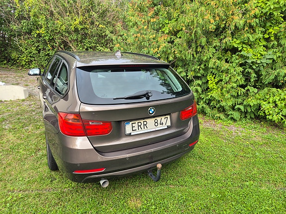 BMW 318d 3 of 10