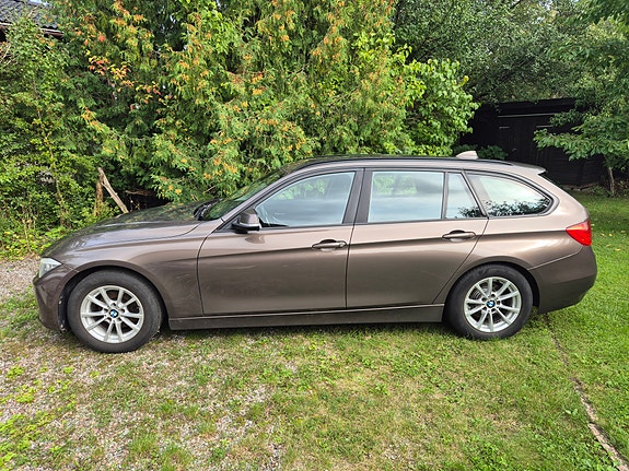 BMW 318d 2 of 10