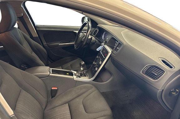 Volvo V60 9 of 27