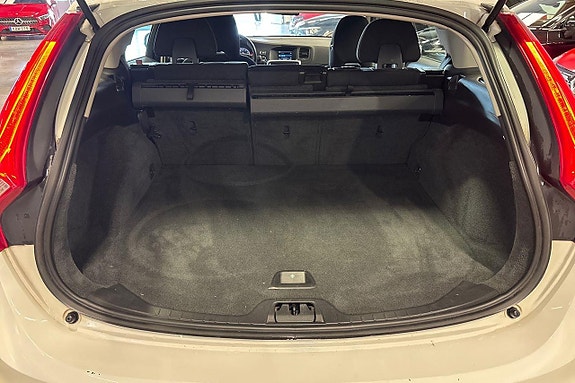 Volvo V60 13 of 27