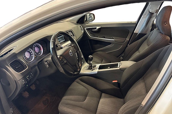 Volvo V60 15 of 27